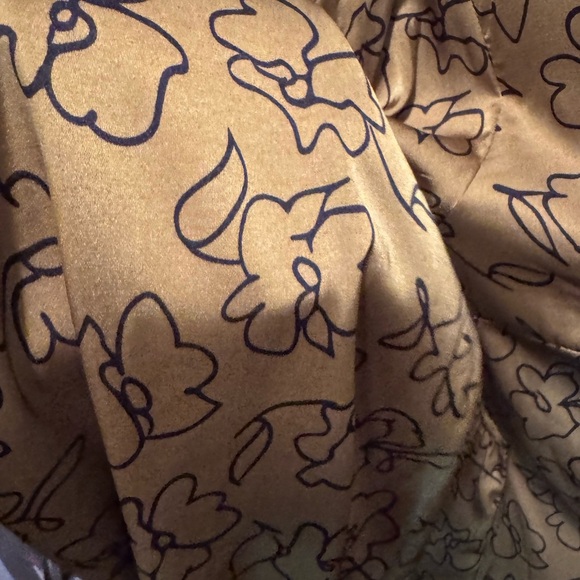 ASTR the label Asymmetrical Collared Floral Wrap Top Olive Floral Sketch Large - Picture 2 of 9